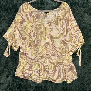 Lightweight round neck green and cream blouse